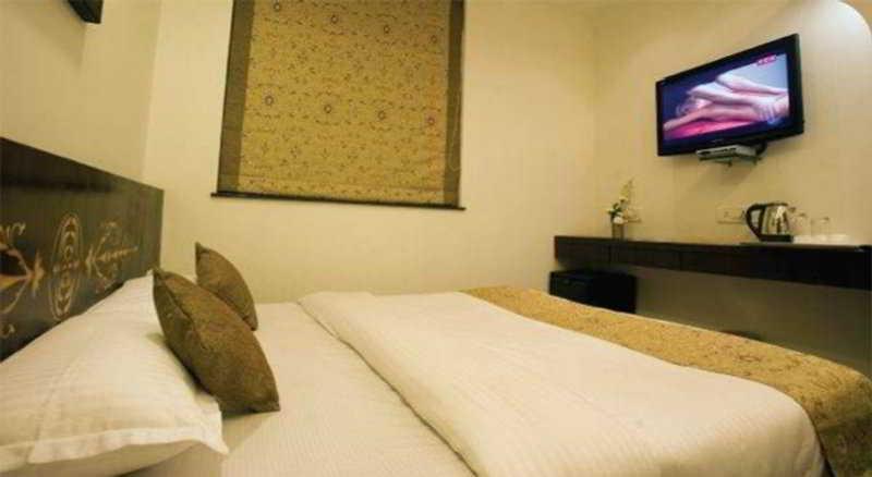 Jc Chalet Mumbai Bagian luar foto