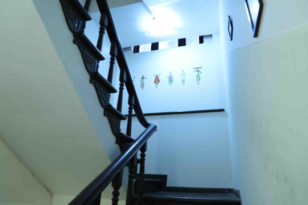 Jc Chalet Mumbai Bagian luar foto
